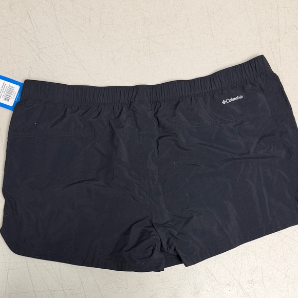 Columbia Women's Navy Athletic Shorts - Picture 4 of 8